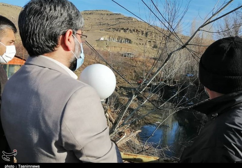 رئیس کل دادگستری آذربایجان‌غربی از ساخت‌وسازها در حریم رودخانه &quot;بند&quot; بازدید کرد + تصاویر