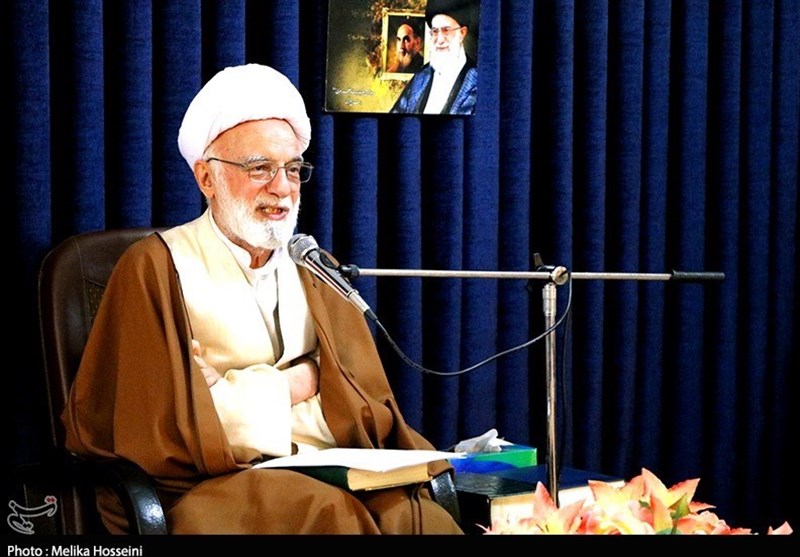 آیت‌الله درّی نجف‌آبادی: برنامه‌ریزان با شناسایی نقاط ضعف برای حل مشکلات معیشتی اقدام کنند