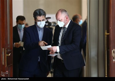  مراسم بزرگداشت چهل و سومین سالگرد پیروزی انقلاب اسلامی با حضور سفرای کشورهای خارجی مقیم تهران