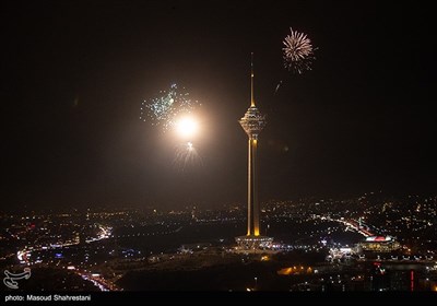 مراسم نورافشانی برج میلاد به مناسب پیروزی انقلاب اسلامی