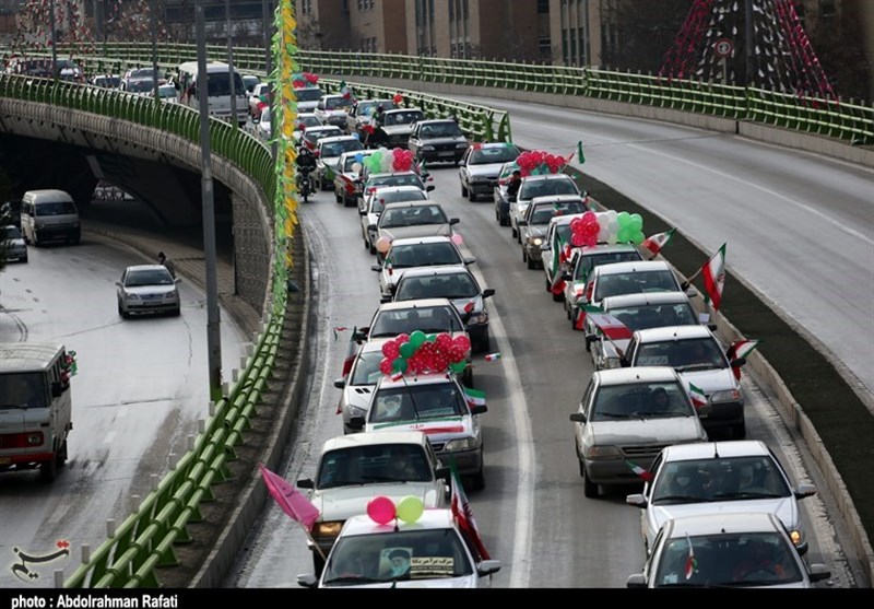 راهپیمایی خودرویی یوم‌الله 22 بهمن در استان همدان برگزار شد