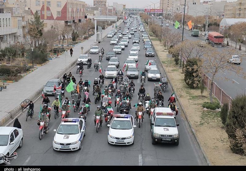 جلوه شور و شعور انقلابی مردم سمنان در راهپیمایی 22 بهمن به روایت تصاویر