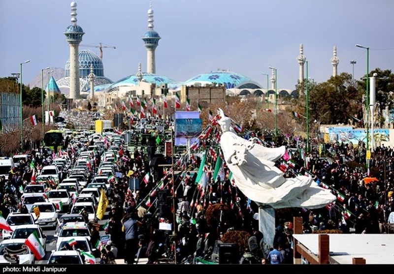 جشن گرامیداشت پیروزی انقلاب اسلامی با حضور پرشور مردم نصف جهان به روایت تصویر