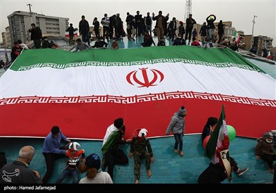 یوم الله 22 بهمن درمیدان انقلاب تهران