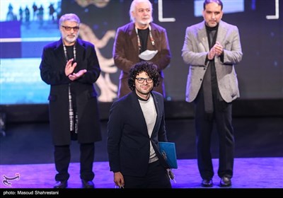 آرمان فیاض برنده سیمرغ بهترین فیلمبرداری در مراسم اختتامیه چهلمین جشنواره فیلم فجر