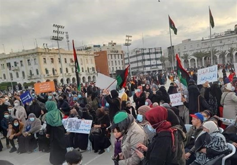 Protest Erupts in Libya&apos;s Tripoli, Senior Officials Resign