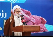 امام جمعه اراک: ملت ایران در برابر توطئه و اغتشا‌شات دشمنان هوشیار باشند