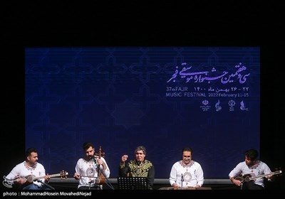 اجرای گروه نوای سیمره به خوانندگی و آهنگسازی مهران غضنفری در چهارمین شب جشنواره موسیقی فجر