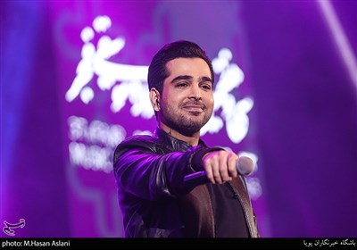  اجرای کنسرت موسیقی پاپ فرزاد فرخ در سالن میلاد نمایشگاه بین‌المللی تهران 