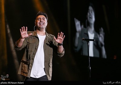 اجرای کنسرت موسیقی پاپ علیرضا طلیسچی در سالن میلاد نمایشگاه بین‌المللی تهران 