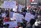 &apos;Freedom Convoy&apos; Protests Continue in Ottawa As Police Threaten Arrests (+Video)