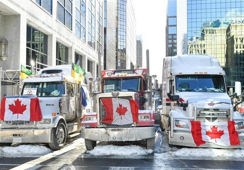 حمله پلیس کانادا به کامیون‌داران/ بیش از 100 معترض بازداشت شدند
