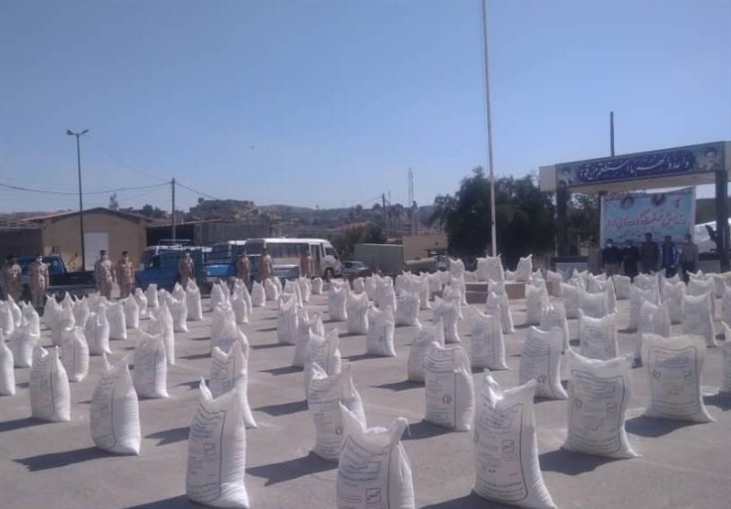 300 کیسه آرد میان نیازمندان مسجد سلیمان در استان خوزستان توزیع شد