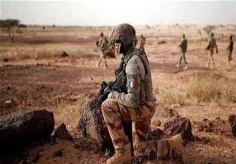 آفریقا | تاکید مالی بر خروج فوری نظامیان فرانسوی / اولین سفر رئیس جمهور الجزایر به قطر