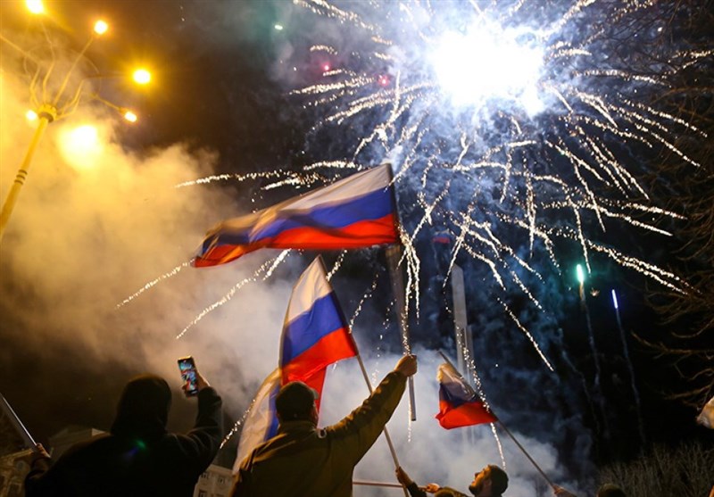 Donetsk, Lugansk Celebrate Russian Recognition (+Video)