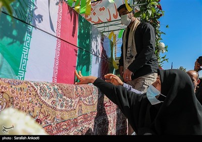 تشییع پیکر چهار شهید گمنام دوران دفاع مقدس در کرمان
