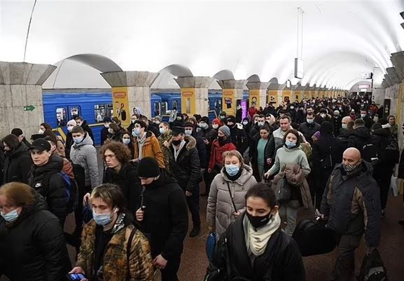Residents in Ukrainian Capital Empty ATMs, Take Refuge in Subway Tunnels