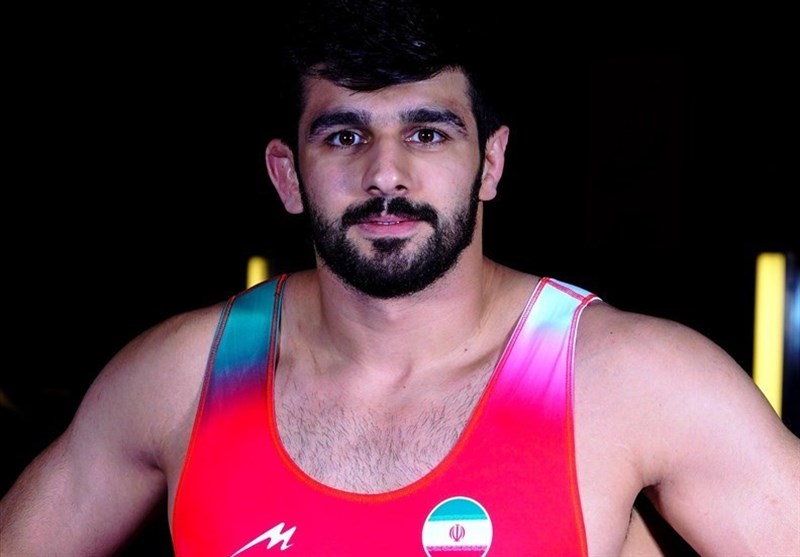 İranlı Güreşçi, Türkiye&apos;deki Güreş Turnuvasında Şampiyon Oldu