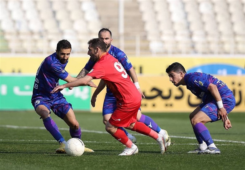 لیگ برتر فوتبال| تساوی در نیمه نخست 3 دیدار همزمان هفته بیستم