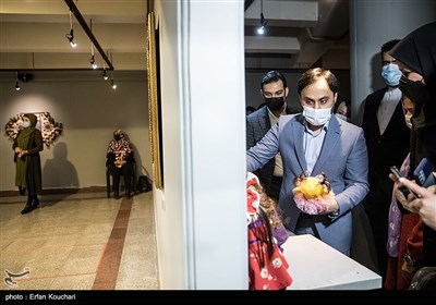 علی بهادری جهرمی سخنگوی دولت در نمایشگاه آثار دومین جشنواره ملی همام