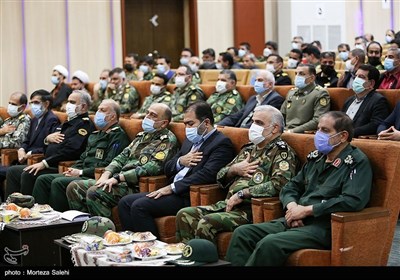 مراسم تکریم ومعارفه ارشد نظامی آجا در استانهای اصفهان، یزد و چهارمحال