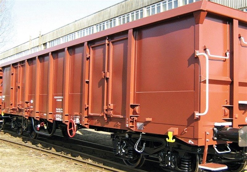 مدیرعامل راه آهن در اراک: محدودیتی برای تولید واگن‌باری نداریم