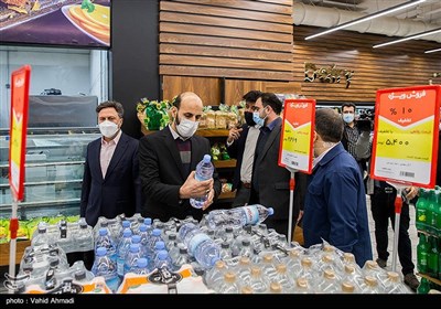 بازدید رئیس سازمان تعزیرات حکومتی از دو فرشگاه زنجیره ای در تهران