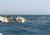 5 خدمه لنج غرقی در مسیر دریایی دبی - دیر در خلیج‌ فارس نجات یافتند