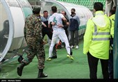 مربی آلومینیوم: احمدی عذرخواهی کرد و دست مربی تیم را بوسید/ فوتبال روی بد خود را به ما نشان داده است