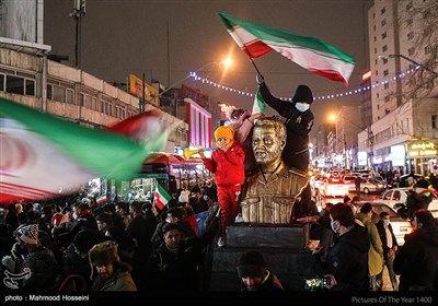 شادی مردم تهران پس از صعود تیم ملی فوتبال به جام جهانی