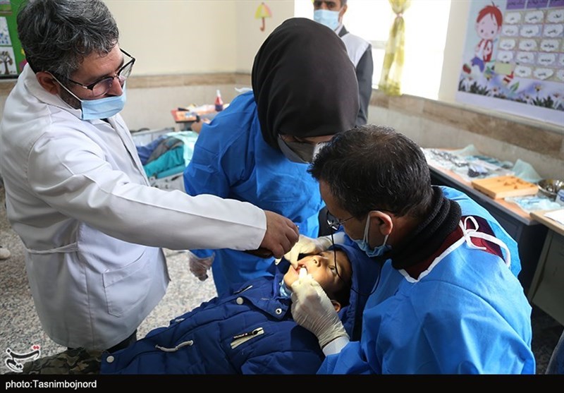 پایش سلامت دانش آموزان یزدی با حضور گروه‌های جهادی دندانپزشک و چشم پزشک