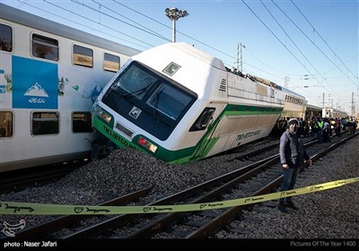 صبح روز چهارشنبه ۱ دی ماه در ساعت ۷:۱۰ صبح قطار تندرو کرج - گلشهر از ریل خارج شد و با قطار ایستگاه چیتگر برخورد کرد. بر اثر این حادثه ۲۲ نفر مجروح شدند.