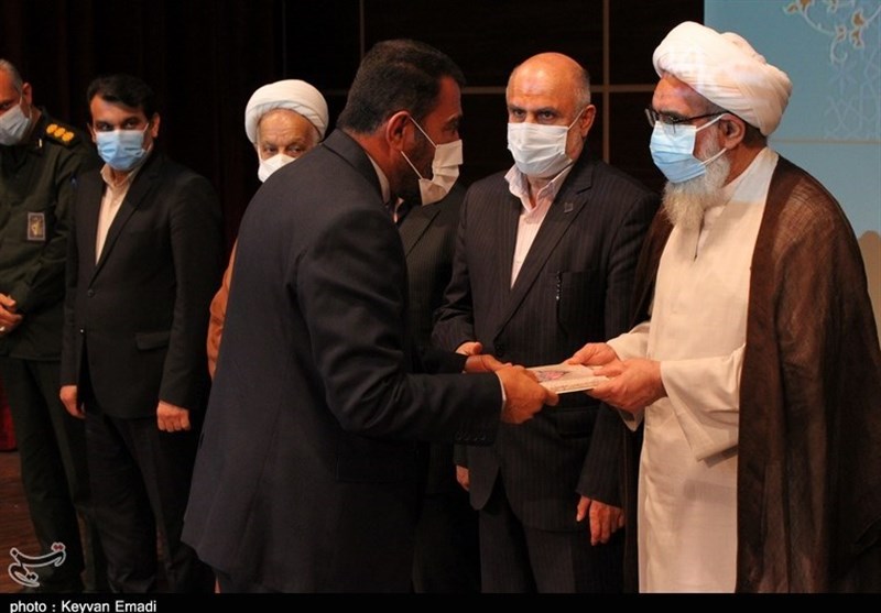 برگزیدگان اجلاس استانی نماز در استان بوشهر تجلیل شدند+ تصویر