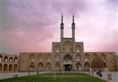 توسعه فضاهای جدید با نماهای غربی به هویت تاریخی شهر یزد ضربه می‌زند