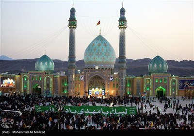 مسجد مقدس جمکران در شب نیمه شعبان