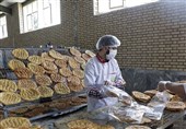 113 نانوایی در حاشیه شهر مشهد در عید نیمه شعبان  نان صلواتی توزیع کردند