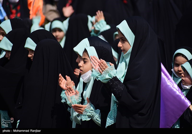 جشن شکوفه های دانایی در ایلام برگزار شد