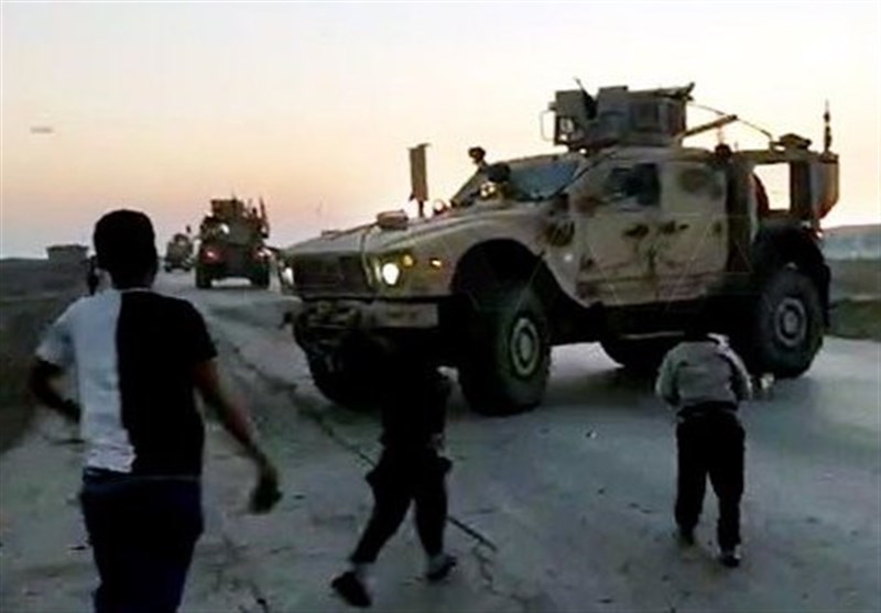 Syrian Civilians Block US Military Convoy in Qamishli