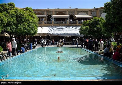 شلوغی بازار سنتی وکیل شیراز در ساعات پایانی سال 1400