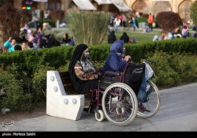 مسافران نوروزی در میدان نقش جهان اصفهان