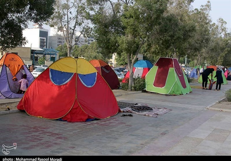 گزارشی از وضعیت اسکان مسافران نوروزی در بندرعباس/ از برپایی 23 هزار تخته چادر تا خدمات‌رسانی 24 ساعته + فیلم