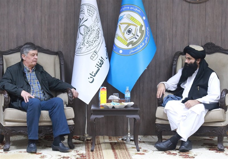 حقانی در دیدار با نماینده پوتین: فرصت به‌رسمیت شناختن طالبان فراهم شده است