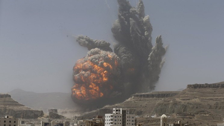 12 شهید و زخمی در حمله هوایی عربستان به صنعا