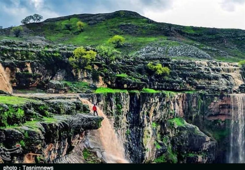 سفری به یادماندنی به آبشارهای پلکانی در دل دره‌های پلدختر/ تنگه &quot;تخت‌چو&quot; طبیعتی بکر در آمازون ایران + فیلم