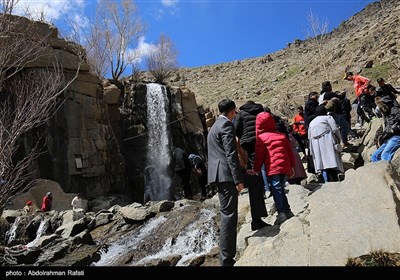 بازدید مسافران نوروزی از گنجنامه همدان