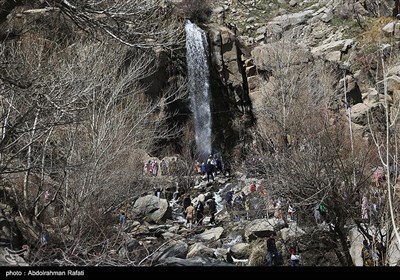 بازدید مسافران نوروزی از گنجنامه همدان