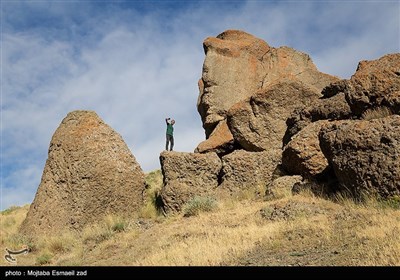 پیکره سنگی باباداوود عنبران 