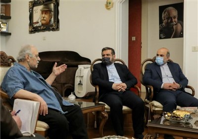  وزیر ارشاد به دیدن "محمد کاسبی" رفت / هدیه "رهبر انقلاب" روحیه مضاعفی به من داد 