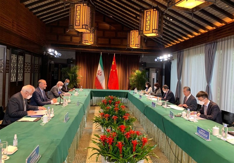 Iran, China Stress Need to Continue Consultations on Development of Economic Cooperation