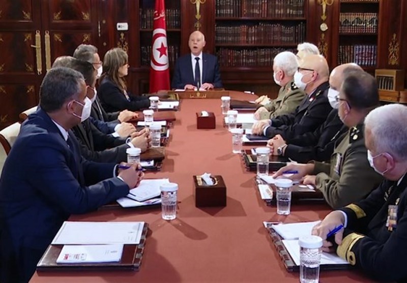 تشدید بحران سیاسی در تونس با اقدام قیس سعید در انحلال پارلمان
